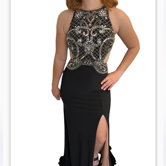 Xscape Dresses & Skirts - XSCAPE Long Black Beaded Sequin Open Back Sexy Formal Gown with Front Slit Sz 2